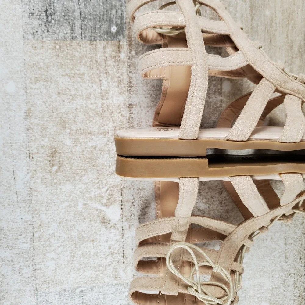 GC Shoes Alma Womens Gladiator Sandal Sz 8 Beige Suede Comfort Open & Square Toe
